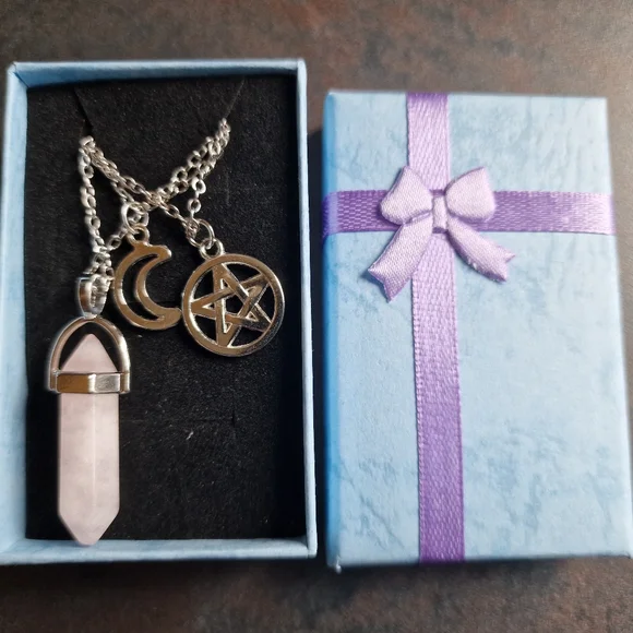 Brand new rose quartz triple layer necklace - Picture 2 of 3